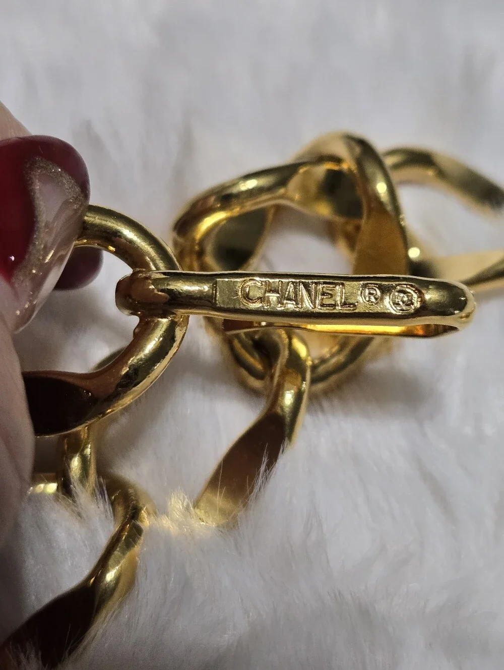 🔥 CHANEL 1950-1970 CC Gold Plated Logo Plate Rue Cambon Medallion Chain 🔥